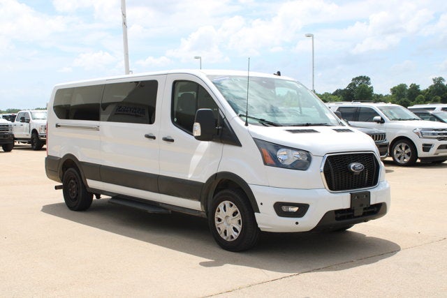 2025 Ford Transit Passenger Wagon XLT