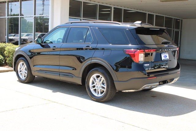 2026 Ford Explorer XLT
