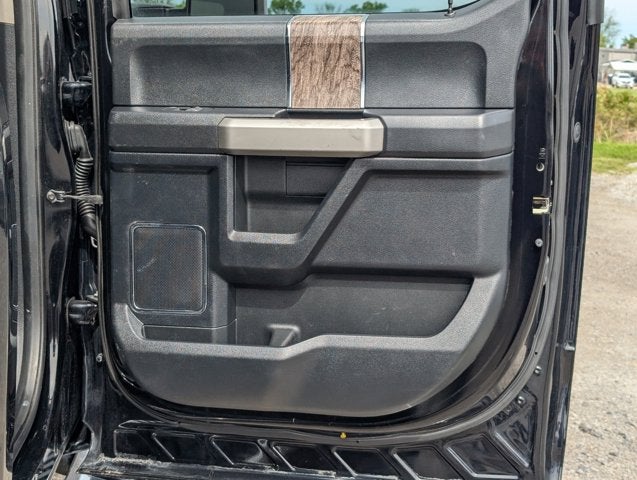 2017 Ford Super Duty F-250 SRW Lariat