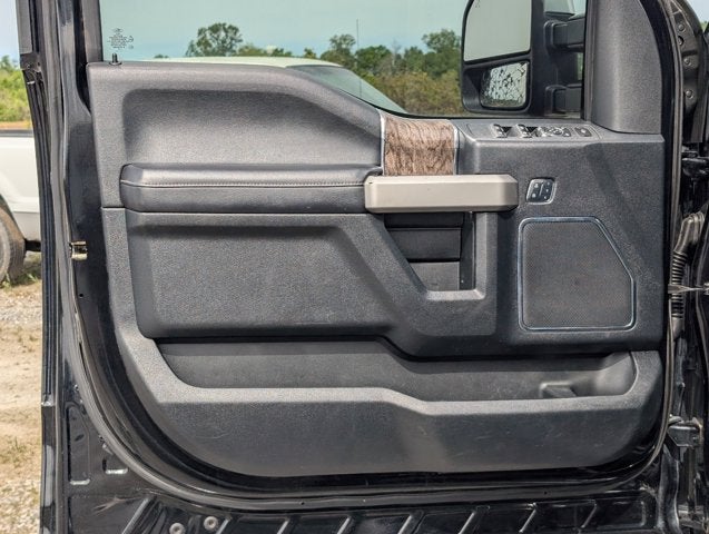 2017 Ford Super Duty F-250 SRW Lariat