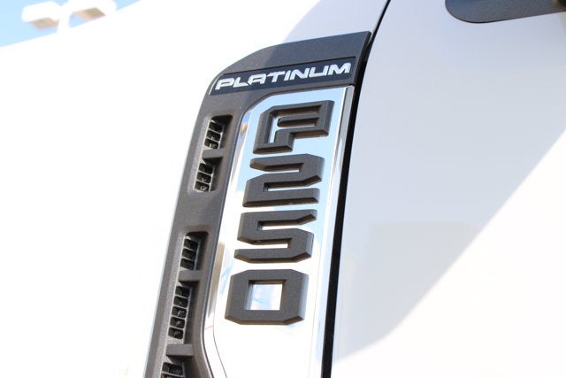 2026 Ford Super Duty F-250 SRW Platinum