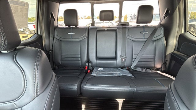 2025 Ford Super Duty F-250 SRW F-250® Platinum®