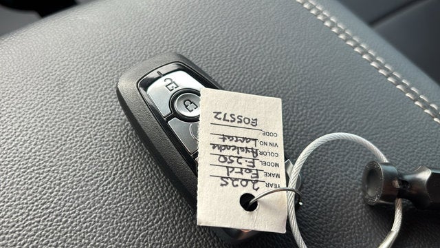 2025 Ford Super Duty F-250 SRW F-250® Lariat®