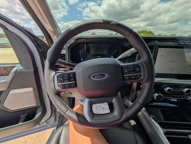 2025 Ford Super Duty F-350 SRW F-350® Lariat®