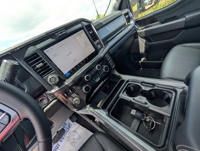 2025 Ford Super Duty F-350 SRW F-350® Lariat®