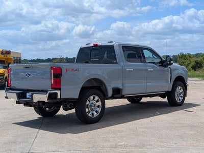 2025 Ford Super Duty F-350 SRW F-350® Lariat®