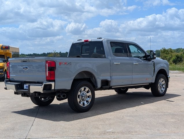 2025 Ford Super Duty F-350 SRW F-350® Lariat®