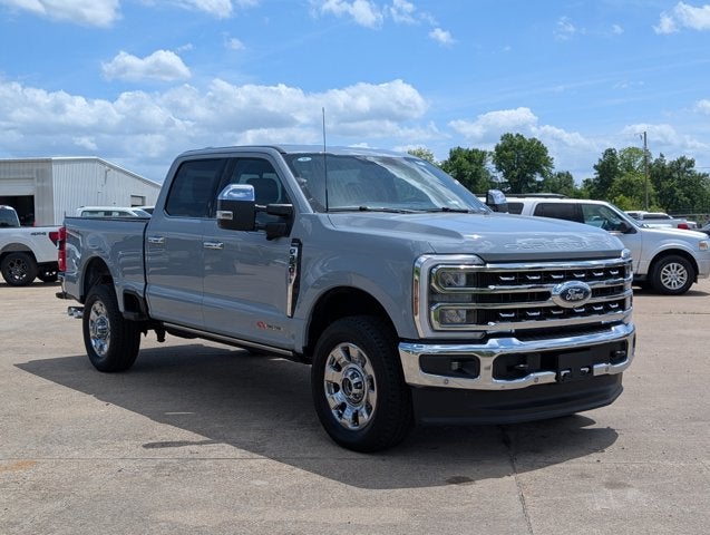 2025 Ford Super Duty F-350 SRW F-350® Lariat®
