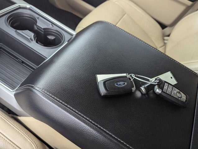 2017 Ford Super Duty F-350 SRW Lariat