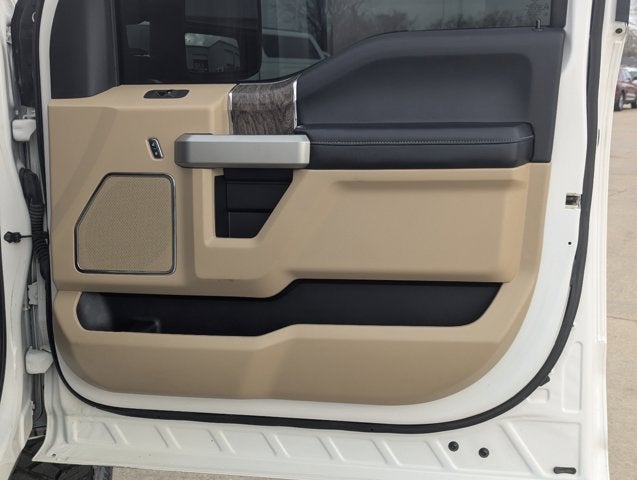 2017 Ford Super Duty F-350 SRW Lariat