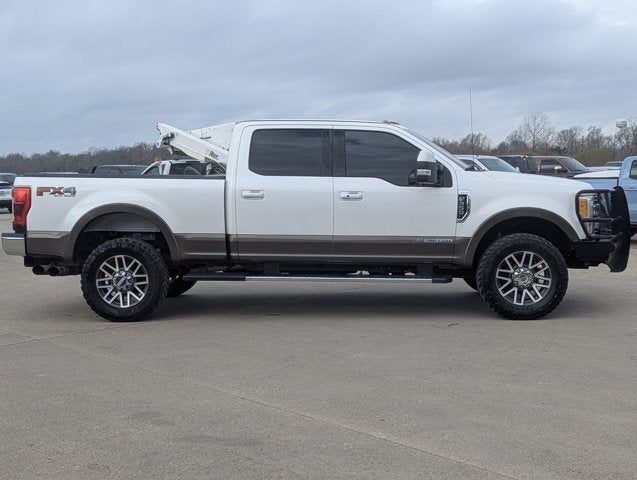 2017 Ford Super Duty F-350 SRW Lariat