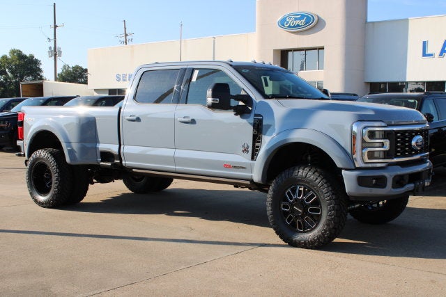 2026 Ford F-350SD Platinum DRW