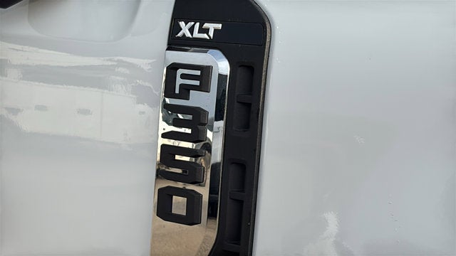 2026 Ford Super Duty F-350 DRW F-350® XLT