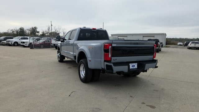 2026 Ford Super Duty F-350 DRW Platinum
