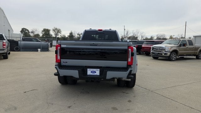 2026 Ford Super Duty F-350 DRW Platinum