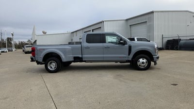 2026 Ford Super Duty F-350 DRW Platinum