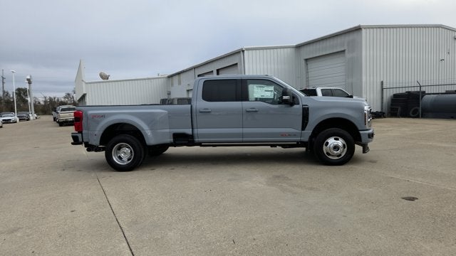 2026 Ford Super Duty F-350 DRW Platinum
