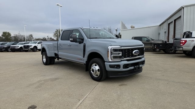 2026 Ford Super Duty F-350 DRW Platinum