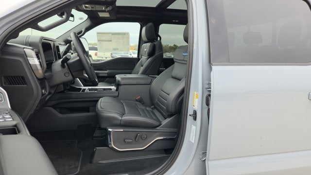 2026 Ford Super Duty F-350 DRW Platinum