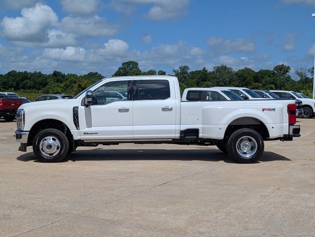 2026 Ford Super Duty F-350 DRW LARIAT