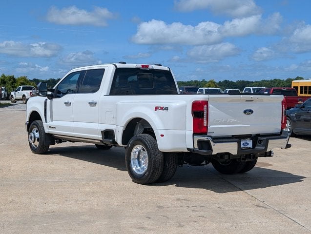2026 Ford Super Duty F-350 DRW LARIAT