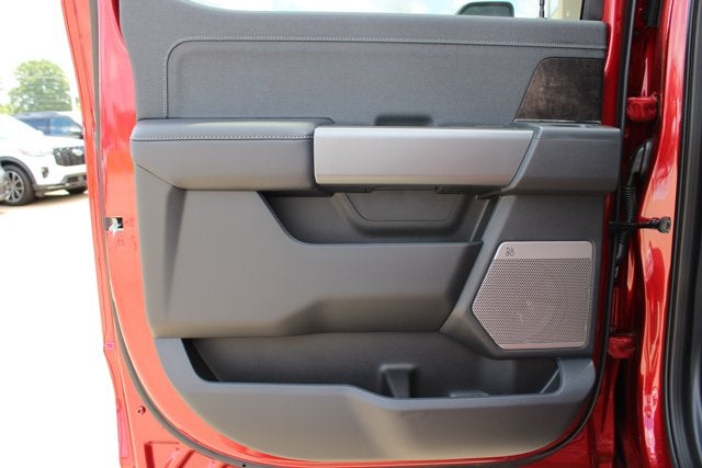 2026 Ford Super Duty F-450 DRW LARIAT