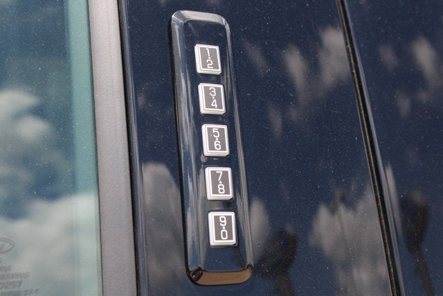 2026 Ford Super Duty F-450 DRW LARIAT