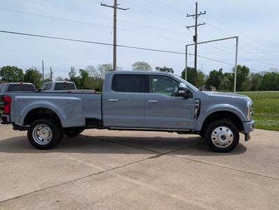 2026 Ford Super Duty F-450 DRW Platinum