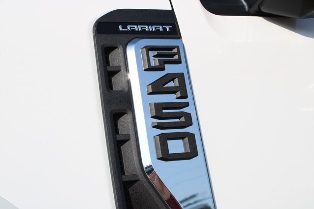 2026 Ford Super Duty F-450 DRW LARIAT