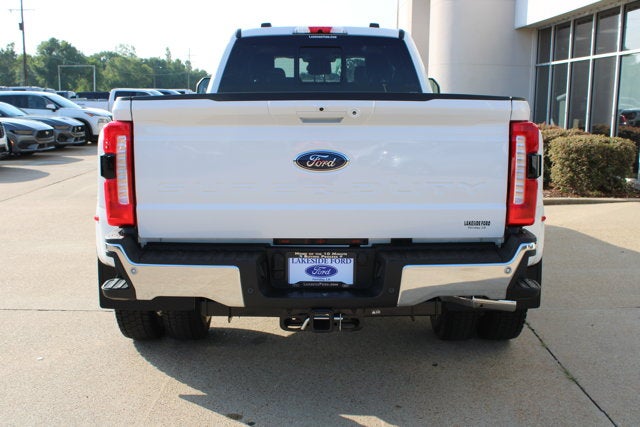 2026 Ford Super Duty F-450 DRW LARIAT