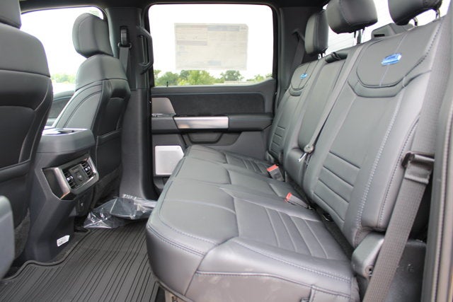2026 Ford Super Duty F-450 DRW Platinum