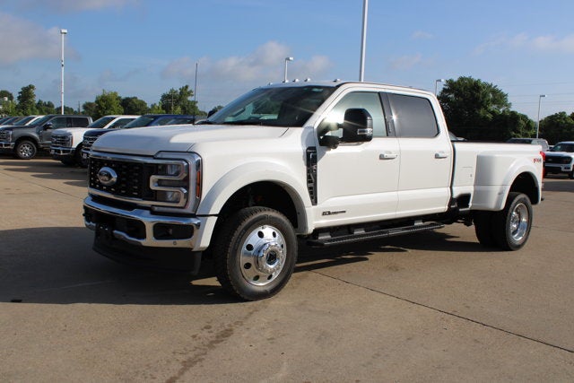 2026 Ford Super Duty F-450 DRW LARIAT