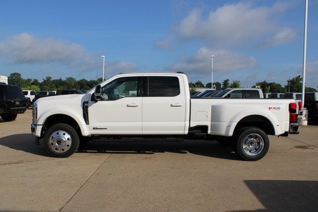 2026 Ford Super Duty F-450 DRW LARIAT