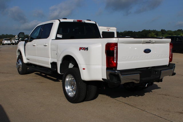 2026 Ford Super Duty F-450 DRW LARIAT