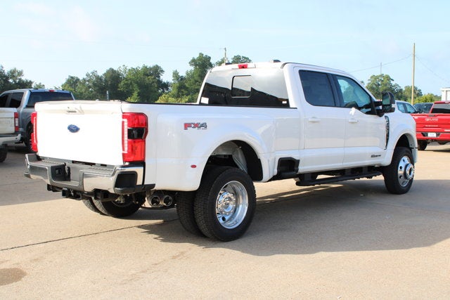 2026 Ford Super Duty F-450 DRW LARIAT