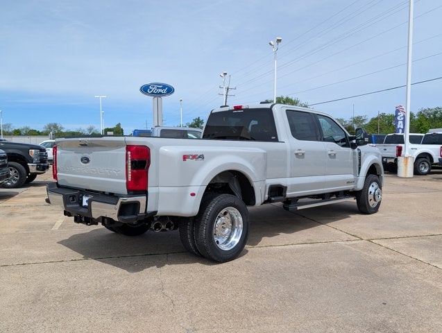 2026 Ford Super Duty F-450 DRW LARIAT