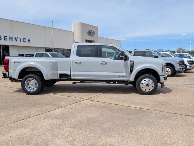 2026 Ford Super Duty F-450 DRW LARIAT