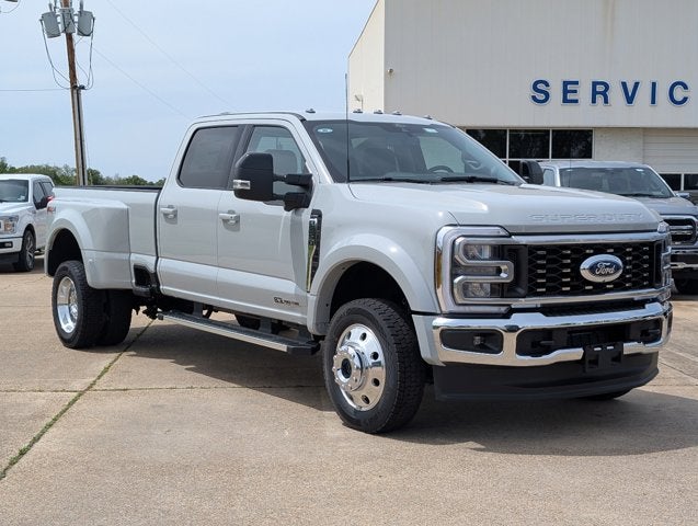 2026 Ford Super Duty F-450 DRW LARIAT