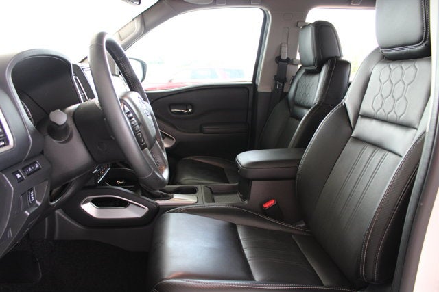 2024 Nissan Frontier SL