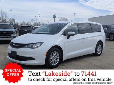 2023 Chrysler Voyager LX