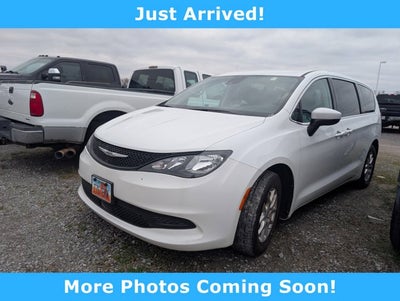 2023 Chrysler Voyager LX