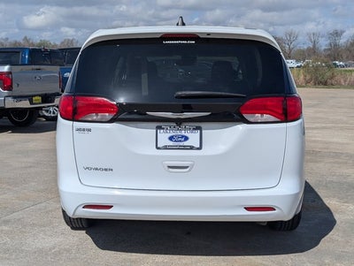 2023 Chrysler Voyager LX