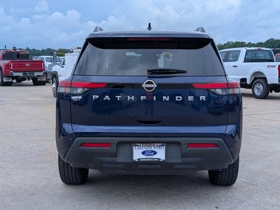 2025 Nissan Pathfinder SV