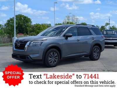 2024 Nissan Pathfinder SV