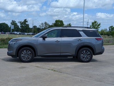 2024 Nissan Pathfinder SV