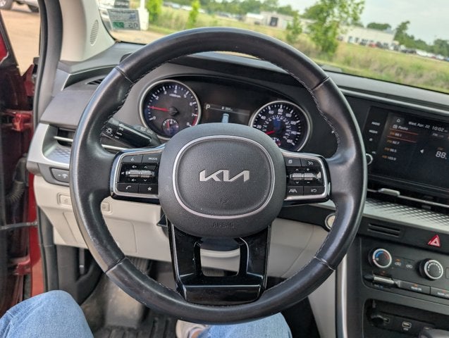 2023 Kia Carnival LX