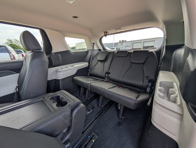 2023 Kia Carnival LX