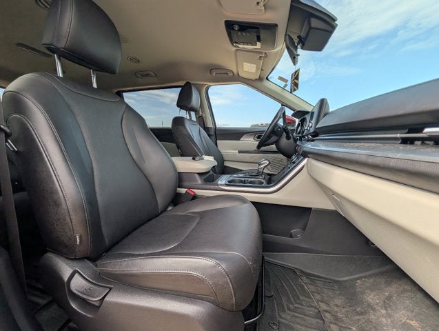 2023 Kia Carnival LX